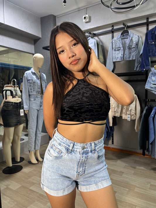 SHORT MOM MIA CHAVEZ