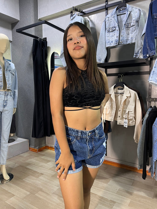 SHORT BOYFRIENDS MIA CHAVEZ